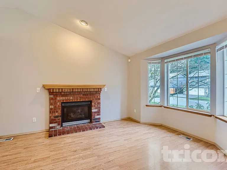 16829 114th Avenue Ct E — Photo 2