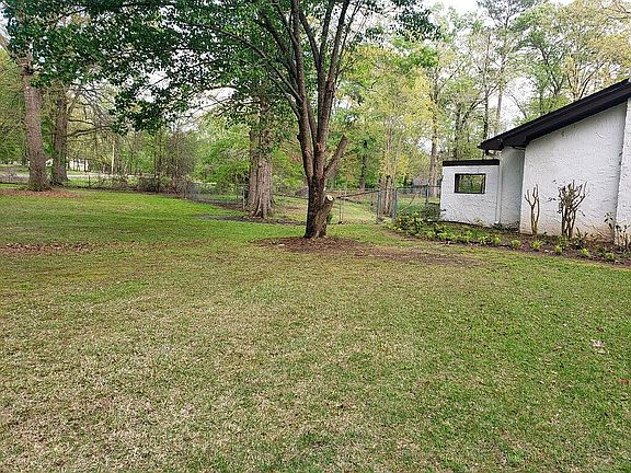 View left side of house