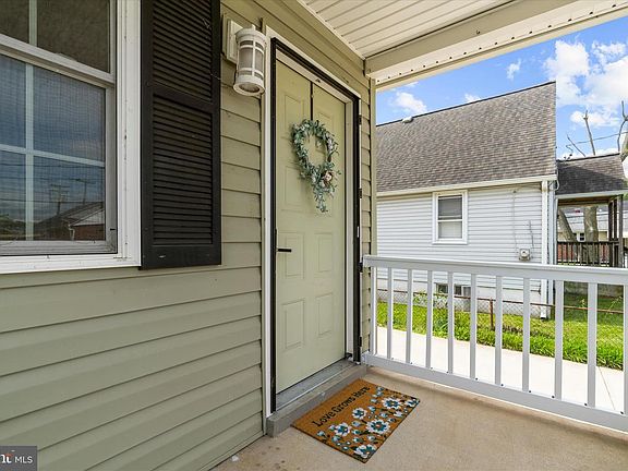 3rd image of 3303 Grace Rd