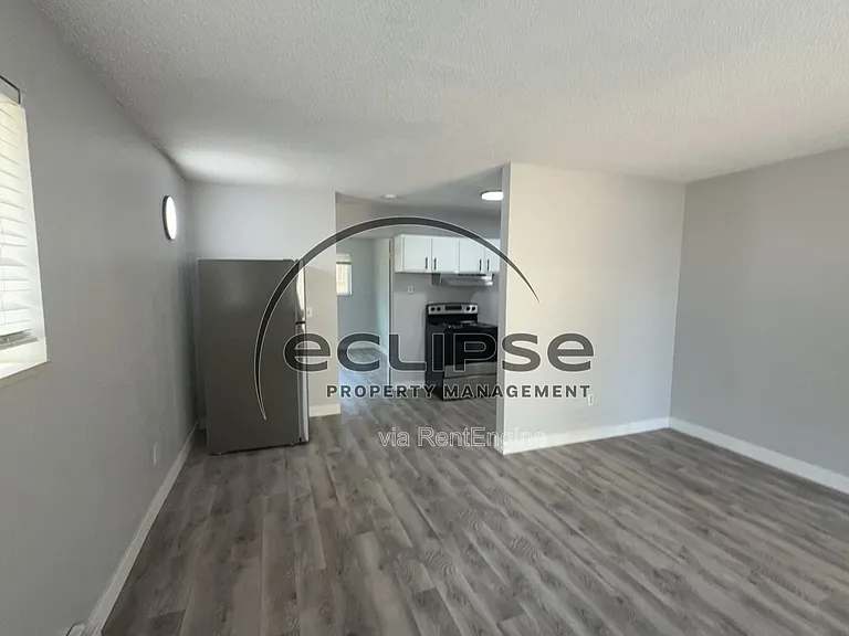 Summit View Apartments — Photo 122