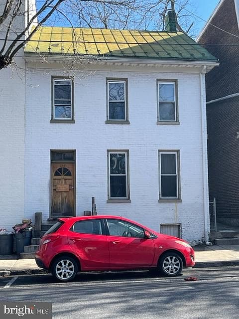 1st image of 242 S Potomac St