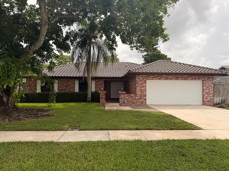 21092 Shady Vista Ln — Photo 1