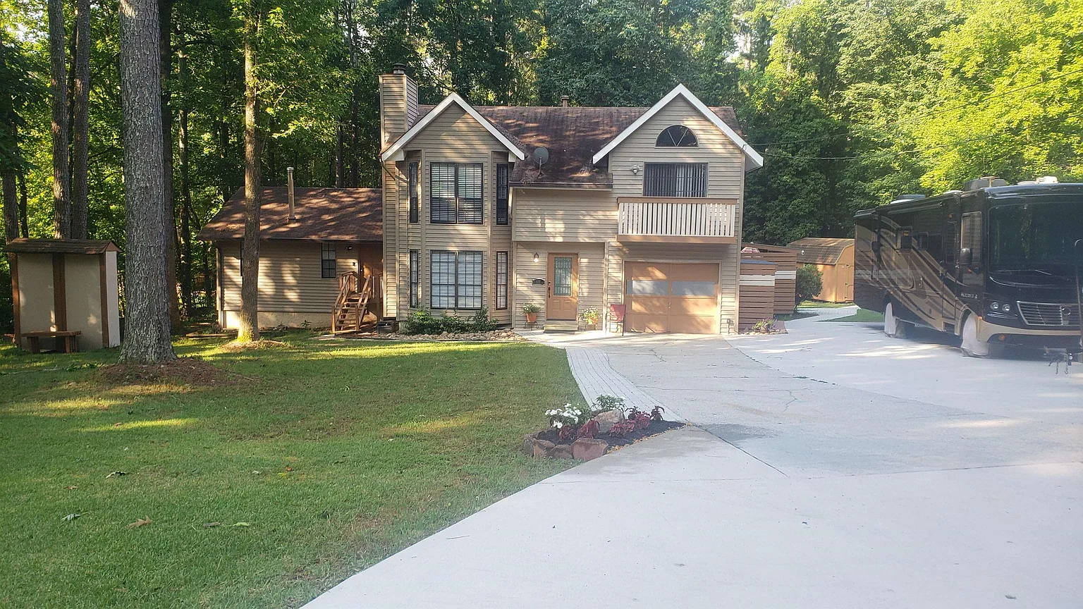 1865 Lake Ridge Ct photo 1
