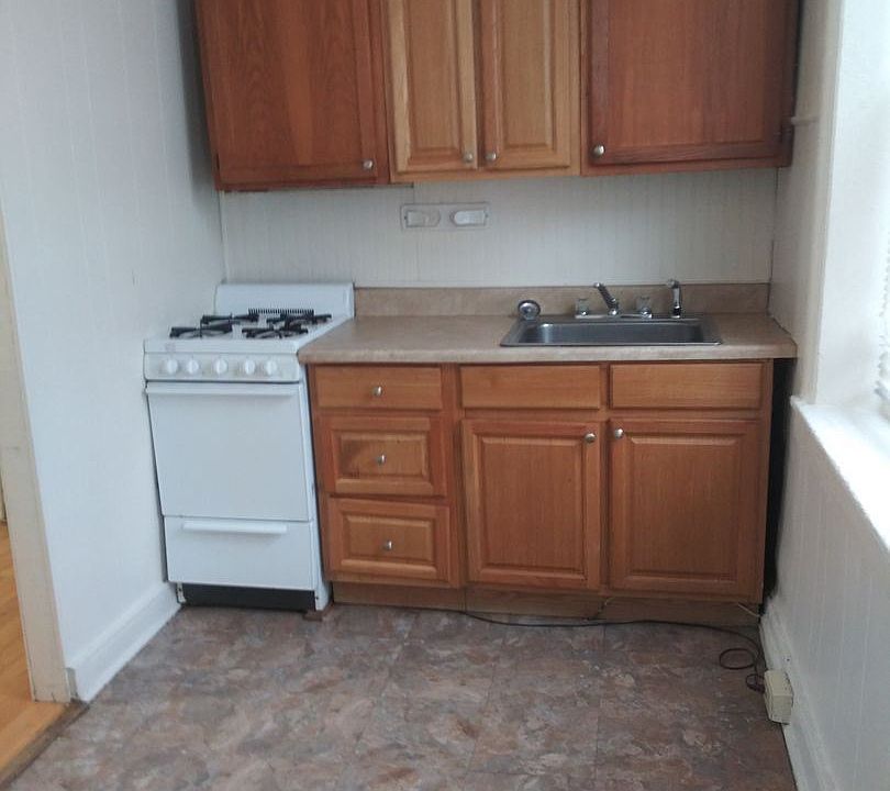 2nd image of 9 W Market St #9612891