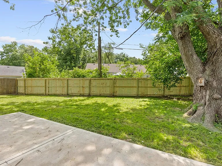 7522 High Dr — Photo 23