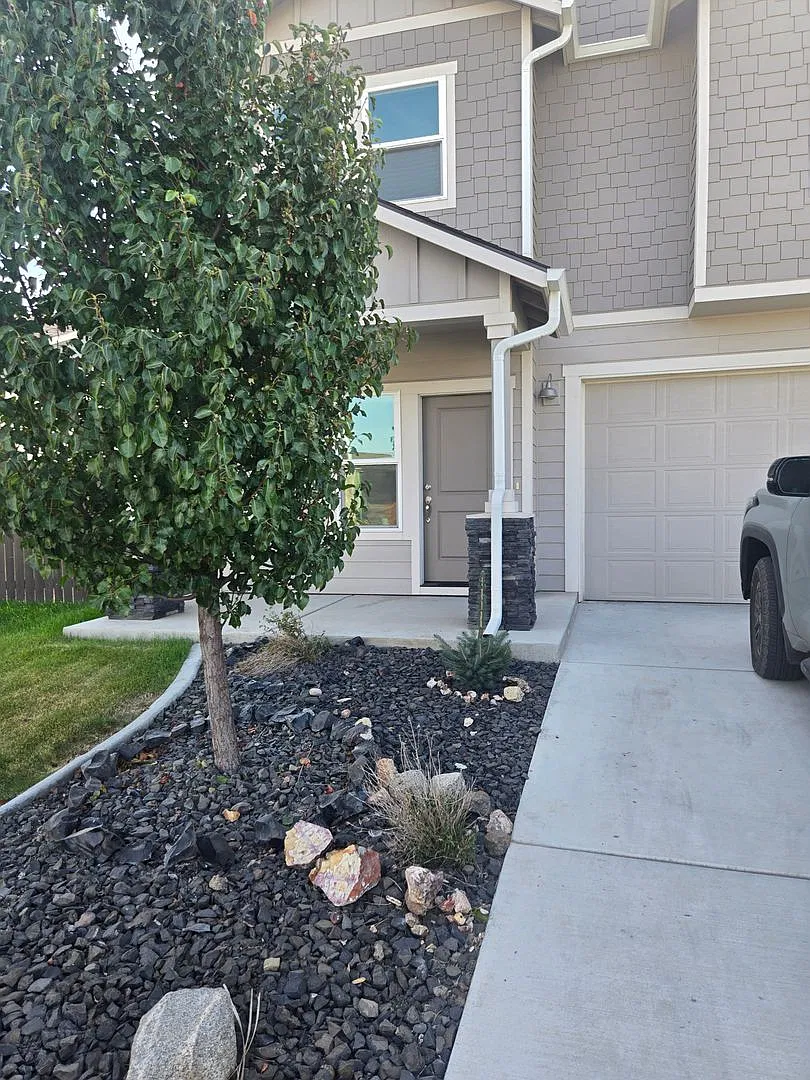 Beautiful 2 story home — Photo 2