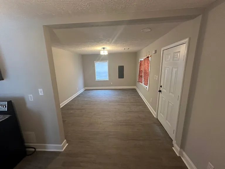 205 Vance St — Photo 8