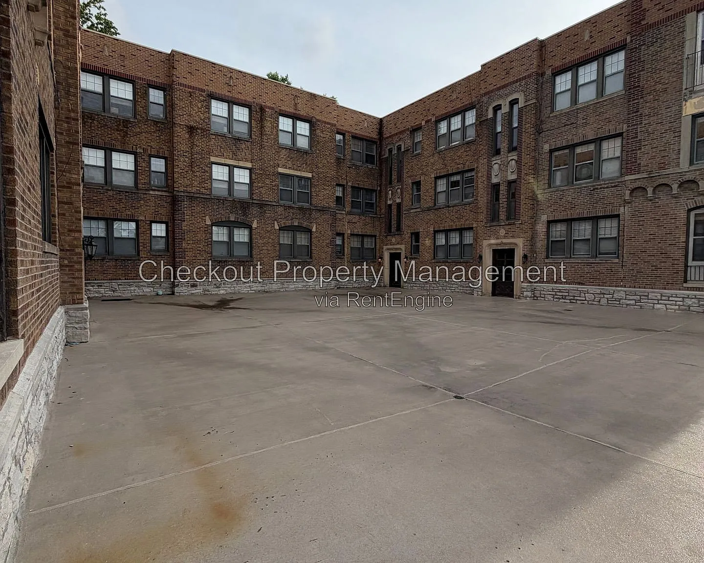 2 bed, 1.0 bath, 1200 sqft, $1,595 — Photo 2