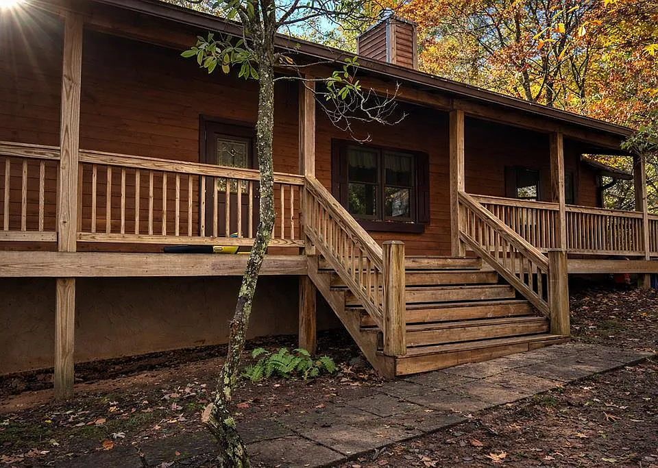 233 Wildwind Ln