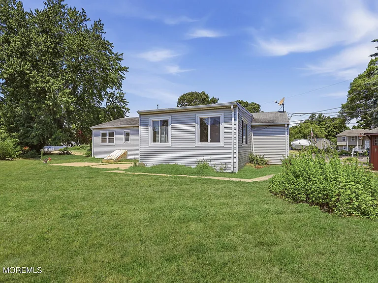 319 Nautilus Blvd — Photo 12