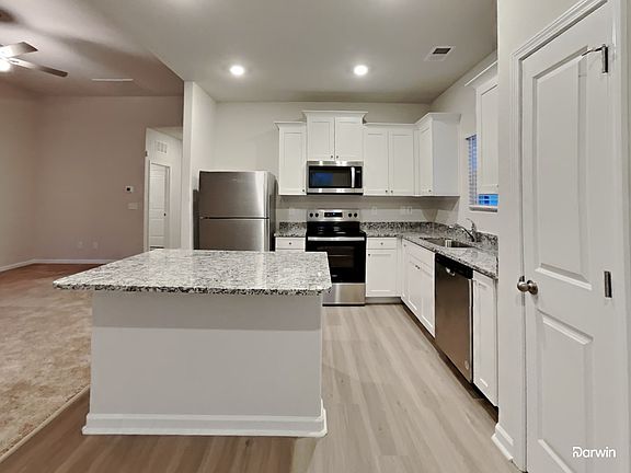 4th image of 304 New Villas St