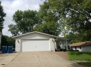 1857 Calamaide Dr, Maryland Heights, MO 63043
