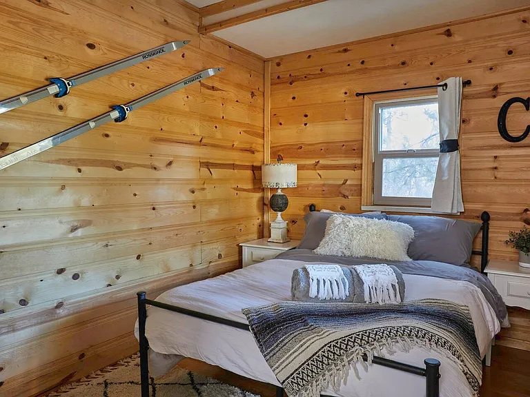 40085 Highland Rd — Photo 3