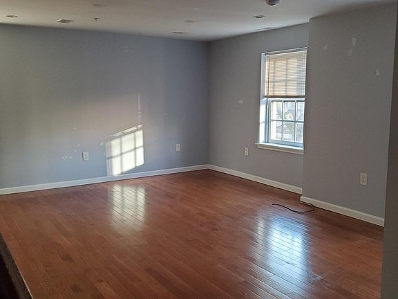 4th image of 1442 Lombard St #3F