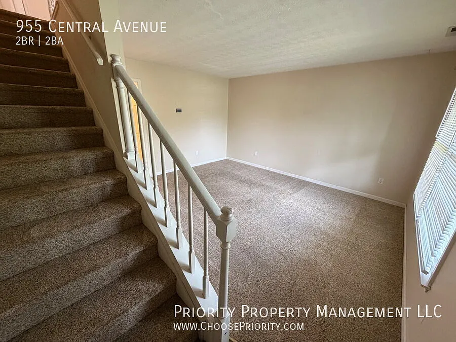 Comfortable 2-Bedroom, 1.5-Bath Townhouse in Harrisonburg — Photo 3