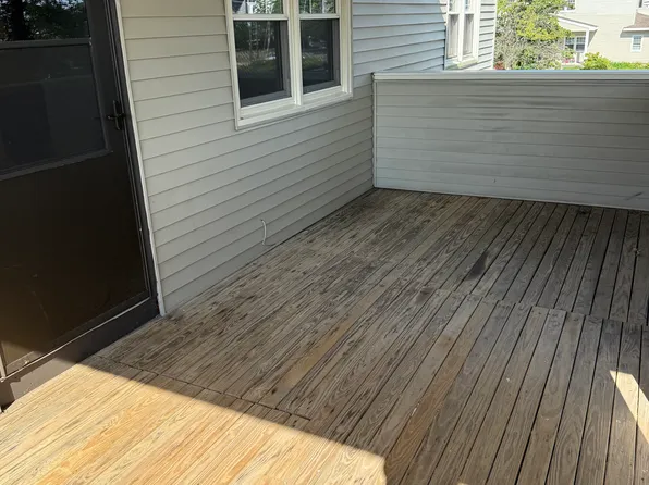 580 Pontiac Ave APT 15, Cranston, RI 02910