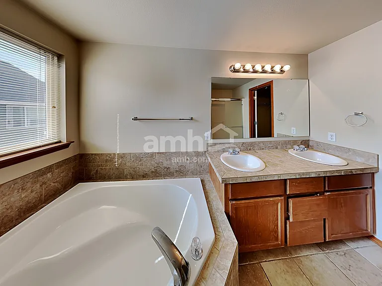 5224 166th Street Ct E — Photo 13