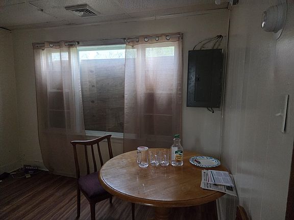 4th image of 34 Rommel Ave #1R