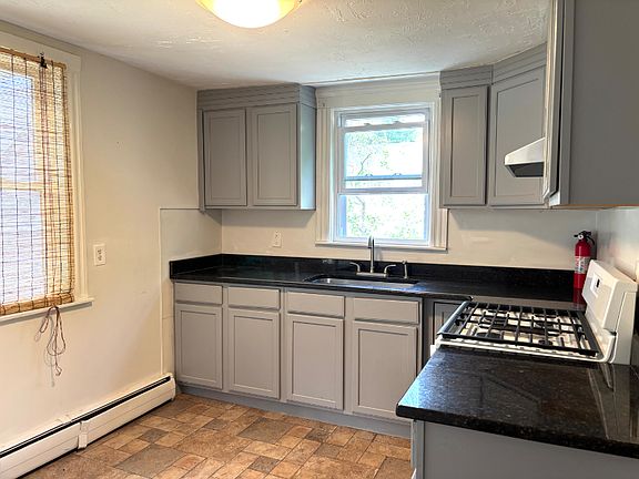 4th image of 337 Village St #1R