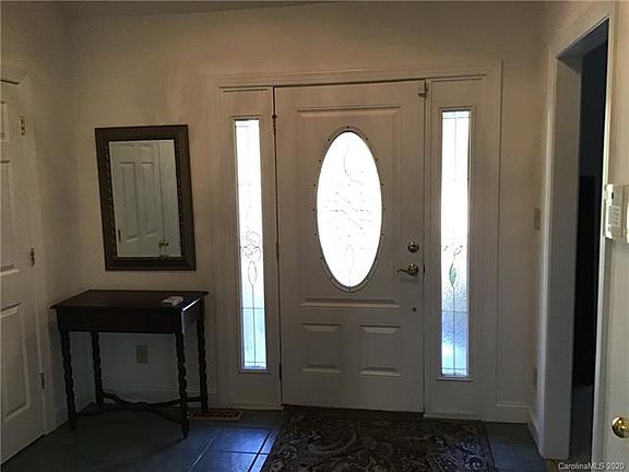 4th image of 10320 Crestwood Dr