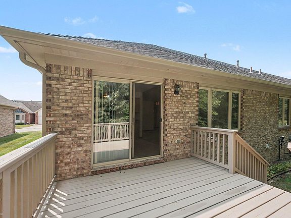 3rd image of 13841 Treeland Dr