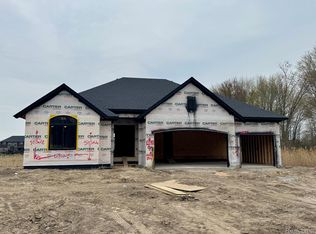 50080 Mustang Dr, Macomb, MI 48042