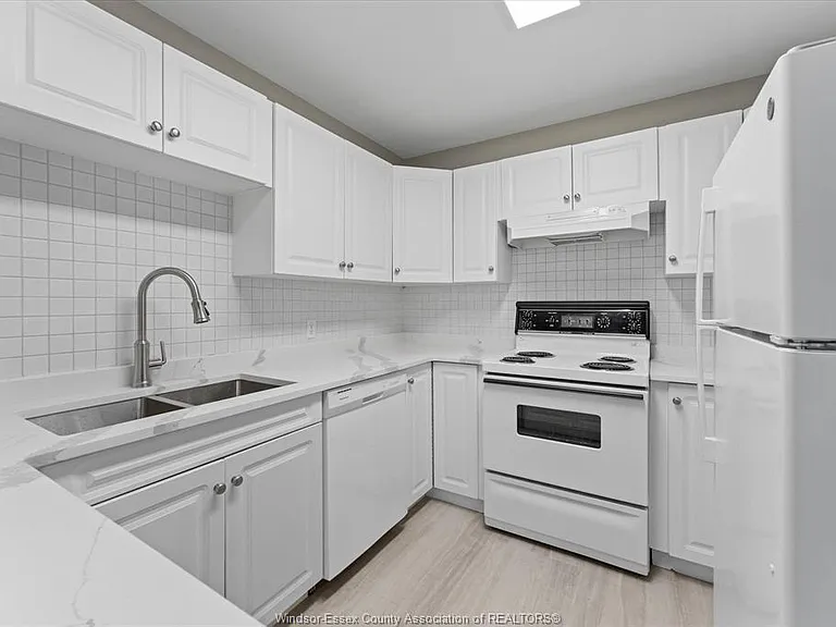 44 Robson Rd #303 — Photo 14