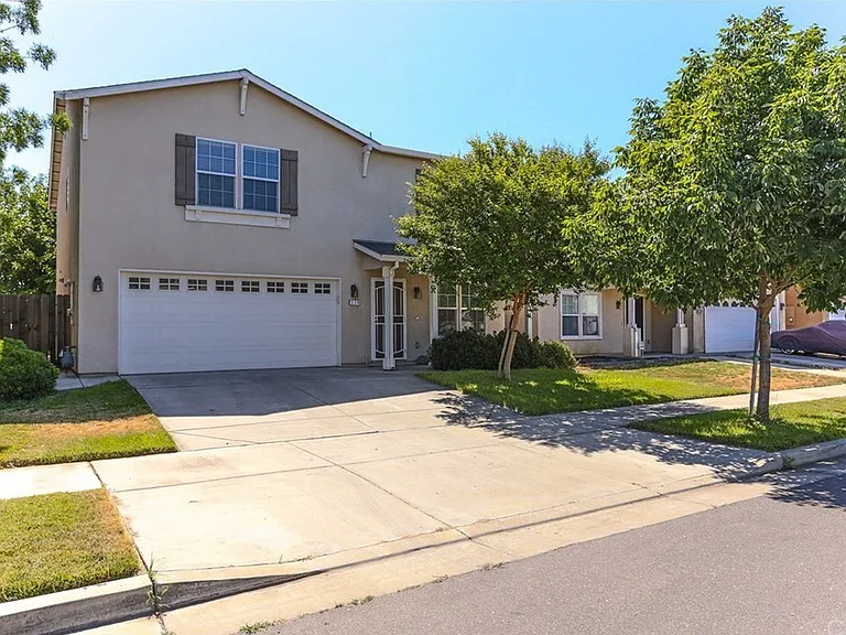 274 Pyramid Ave — Photo 1