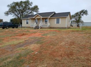 303 N 11th St, Sayre, OK 73662