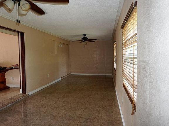 5th image of 864 Superior St