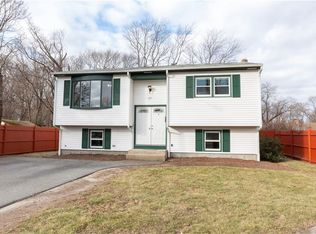 25 Hull St, Warwick, RI 02888