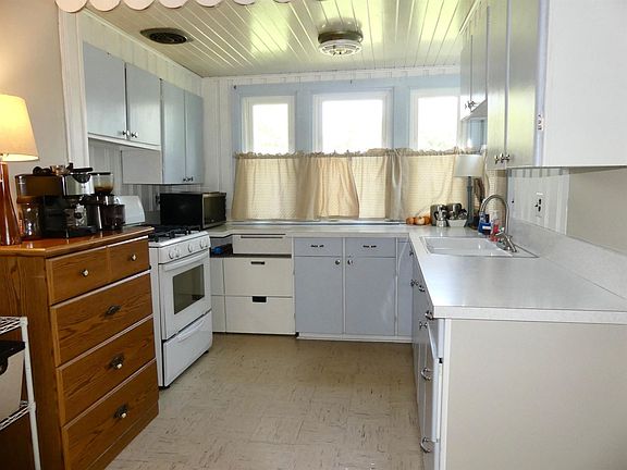 5th image of 2905 W Ashland Ave