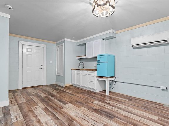 5th image of 311 Magnolia Ave Unit 25