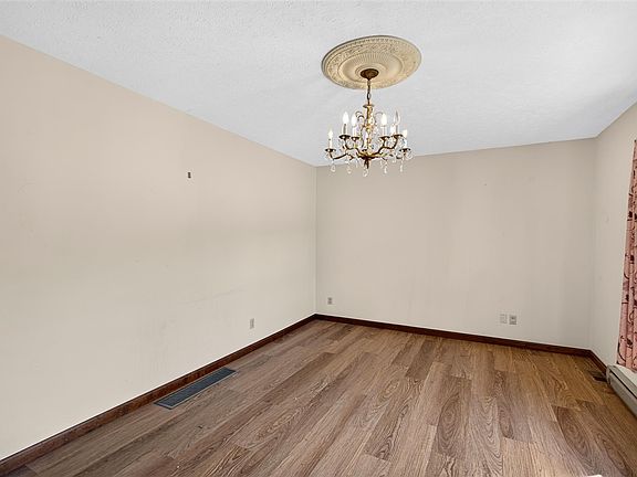 5th image of 27 Rone Ln