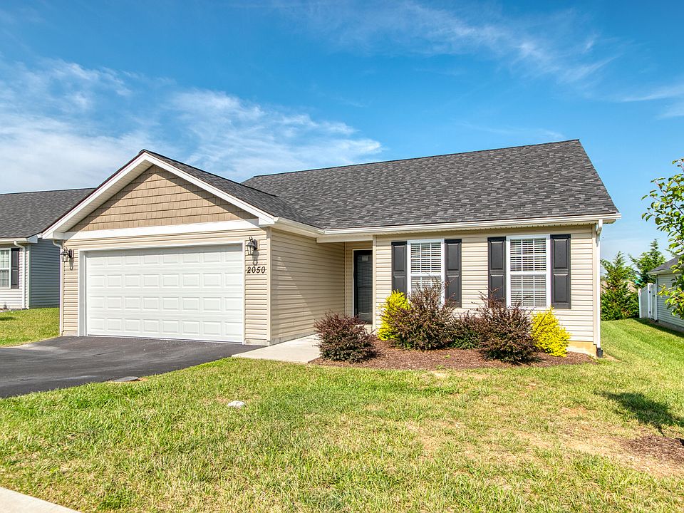 1st image of 2050 Glade Dr SE