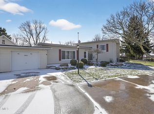 29076 Harriet St, Millbury, OH 43447