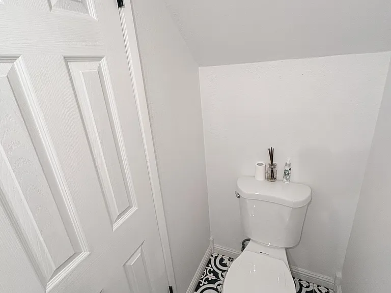 904 S Mountain Ave #B — Photo 13