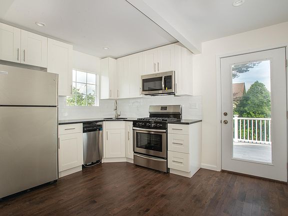 2nd image of 40 Osborne Pl #B