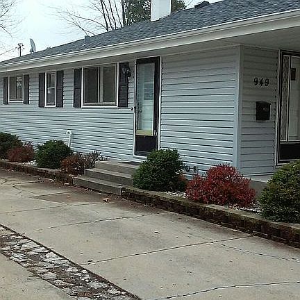 3rd image of 949 Mason Ln