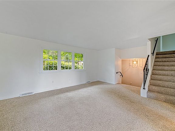 5th image of 223 Orchard Dr