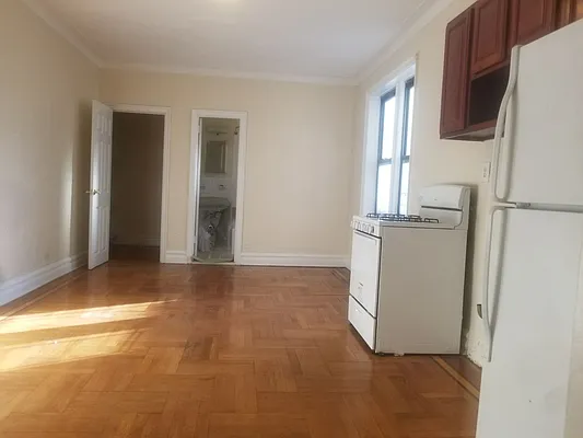 Rented by Lang Realty LLC | media 24