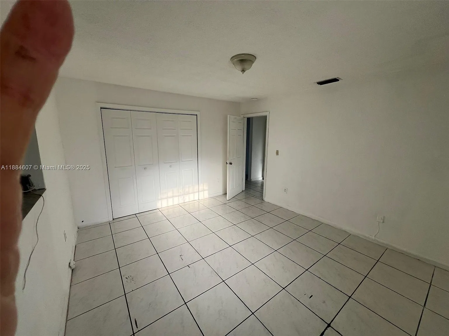 West Hialeah Heights — Photo 4