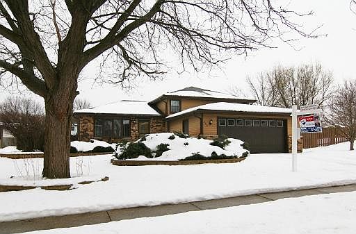 1st image of 909 Gerald Ave