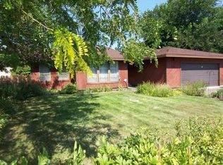 802 W 1st St, Phoenix, OR 97535