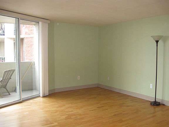 5th image of 601 W 11th Avenue # Fl 10th