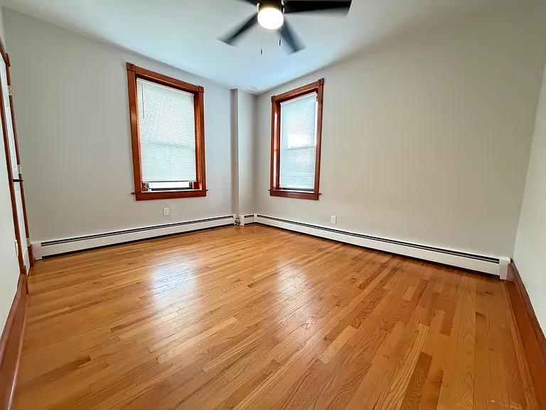 527 Chapel St #D3 — Photo 6