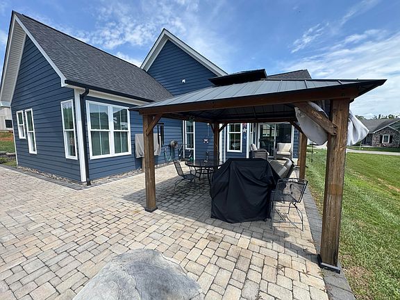 3rd image of 1054 Barrow Hills Dr
