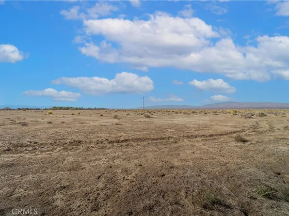 1 Silver Lake Rd, Adelanto, CA 92301