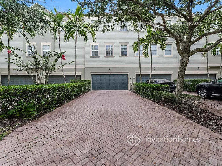 253 E Bay Cedar Cir — Photo 18