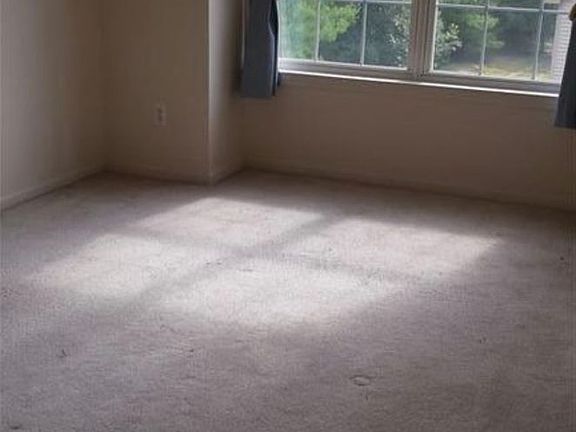 5th image of 2721 Barclay Way